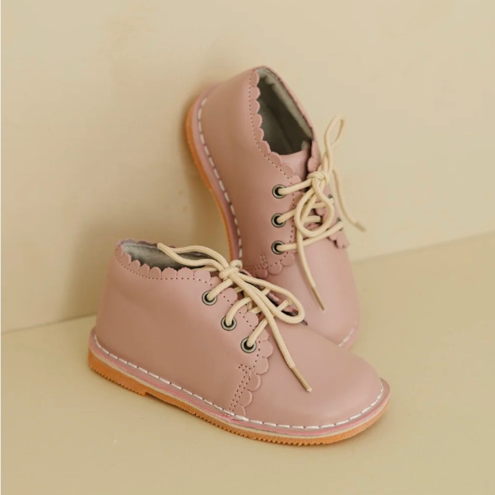 Georgie Scalloped Lace Up Boot kids size 1
